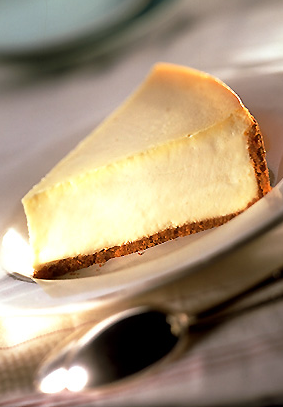 Cheesecake (via <a href="http://www.thecheesecakefactory.com/menu/Cheesecake/">cheesecakefactory</a>)